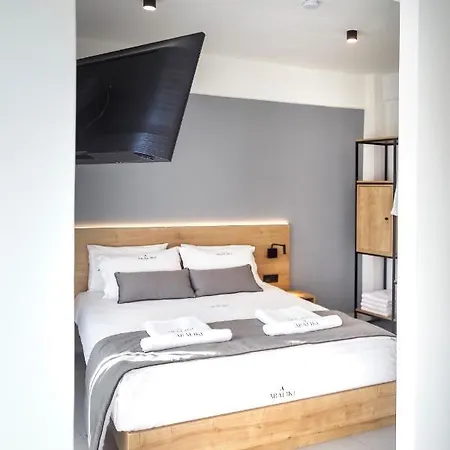 Araliki Apartament Polychrono
