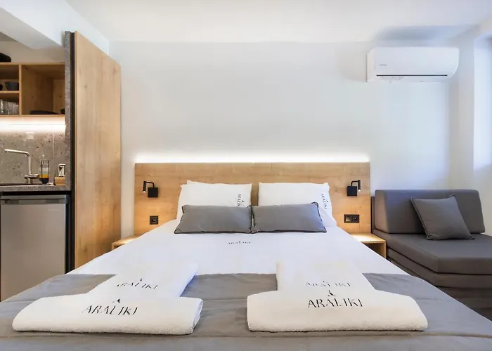 Araliki Apartamento Polychrono