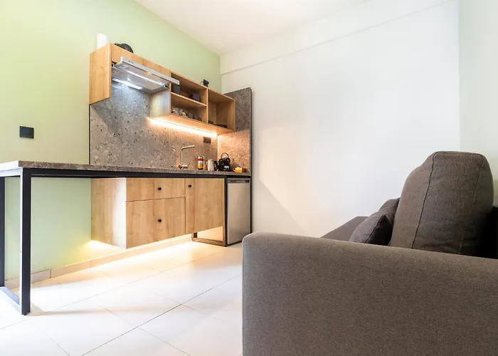 Araliki Apartment Polychrono